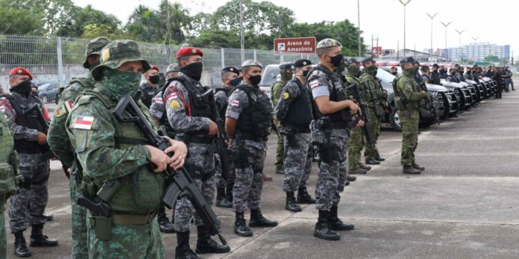 Nesta sexta-feira (04/03), o governador Wilson Lima entregou equipamentos que reforçam tropas para combate à criminalidade no estado.
(Fotos: Herick Pereira/Secom)