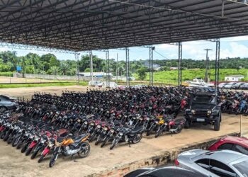 Detran-AM consegue negociar 222 veículos no primeiro leilão do ano