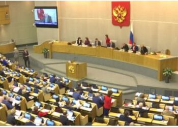 Rússia aprova lei que pune com prisão quem espalhar informações falsas