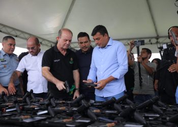 Governador Wilson Lima entrega novas armas e veículos para as forças de segurança