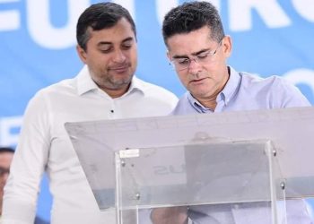 Prefeito David Almeida e governador Wilson Lima firmaram convênio de R$ 36,4 milhões para aquisição dos 12 primeiros ônibus 100% elétricos