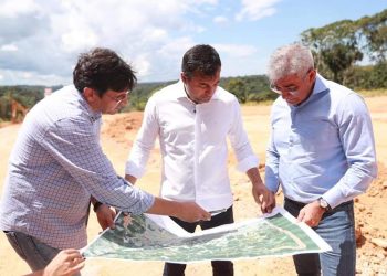 Wilson Lima autoriza primeiro pagamento de indenizações a famílias na área do Anel Viário Leste