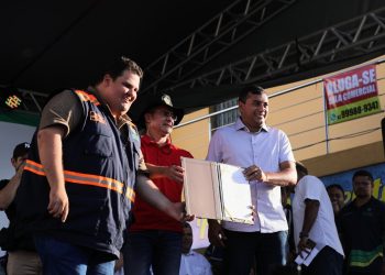 David Almeida e wilson lima destacam que ruas do bairro Nova Cidade são recapeadas após 15 anos*