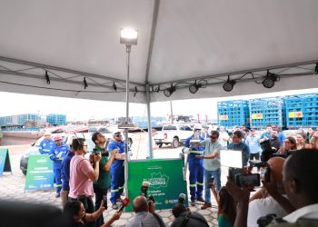 Wilson Lima dá início ao programa que vai implantar LED na iluminação pública de Tefé