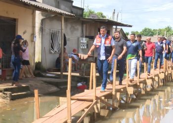 Wilson Lima regulamenta auxílio de R$ 300 para famílias atingidas por desastres naturais no estado