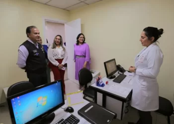 Governo do Amazonas entrega tomógrafo para atendimento pediátrico no Icam