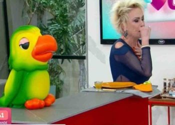 Ana Maria Braga engasga com bolo e não encerra o ‘Mais Você’