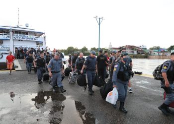 Efetivo com 500 policiais militares desembarca em Parintins e reforça segurança na semana do festival