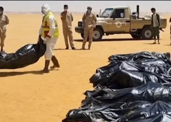 Vinte pessoas são encontradas mortas após veículo quebrar no deserto da Líbia