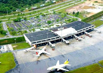 Aeroporto de Manaus fecha na noite de domingo após incidente com aeronave
