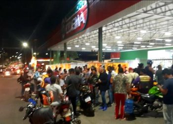 Cliente de supermercado reage a assalto e mata suspeito a tiros em Manaus