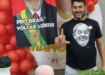 Corpo de tesoureiro do PT morto por apoiador de Bolsonaro é velado, em Foz do Iguaçu