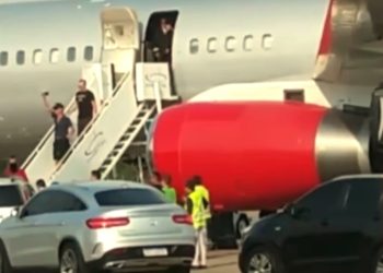 Avião da banda Guns N’ Roses desembarca em Manaus nesta segunda-feira