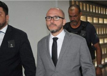 Condenado a 31 anos de prisão por assassinato, Gustavo Sotero é demitido do cargo de delegado