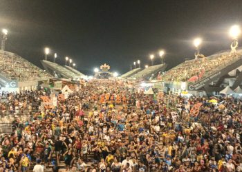 Boi Manaus: o ‘dois pra lá, dois pra cá’ que celebra o aniversário de Manaus