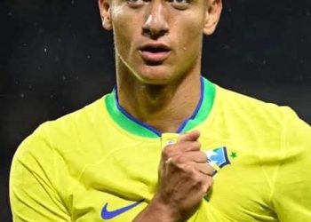 Brasil x Sérvia: Seleção brasileira controla jogo e vence por 2 a 0 na estreia da Copa