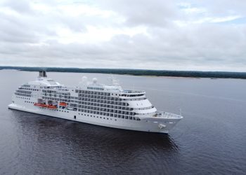 Amazonas recebe segundo cruzeiro da temporada, com cerca de 500 passageiros, no Porto de Manaus