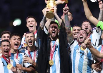 Argentina vence a França nos pênaltis e é tricampeã da Copa do Mundo