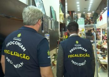 Procon-AM divulga informações a consumidores sobre lista de material escolar