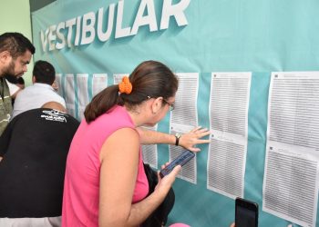 Rede pública estadual de ensino tem mais de 1,1 mil alunos aprovados no vestibular da UEA