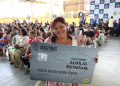 ‘Vai ajudar na alimentação de casa’, afirma nova beneficiária do Auxílio Estadual Permanente