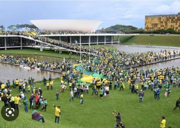 Bolsonaristas Radicais invadem o Planalto