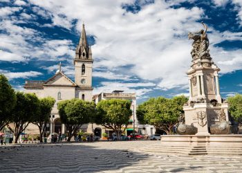 Alunos produzem catálogo do Centro Histórico de Manaus em projeto que desbrava arquitetura antiga da cidade