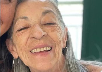 Professora que morreu em ataque tinha 71 anos e lecionava ‘como propósito de vida’, diz filha