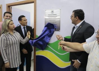 Governador Wilson Lima inaugura posto para emissão de passaporte no PAC Studio 5