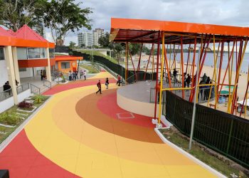 Prefeitura entrega Casa de Praia Zezinho Corrêa durante megaprogramação para celebrar o Dia do Trabalhador