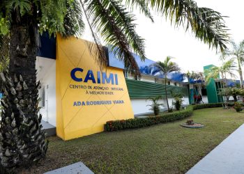 Wilson Lima entrega Caimi Ada Rodrigues Viana revitalizado à população idosa da zona oeste