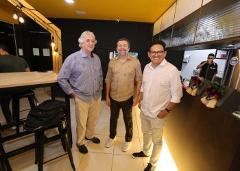 Prefeitura apresenta projetos e obras da gestão municipal para vice-prefeito de Fortaleza em visita a Manaus