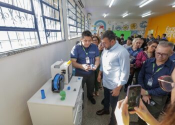 Wilson Lima abre ano letivo com ampliação do ensino bilíngue e inauguração de 32 laboratórios de robótica e ensino tecnológico