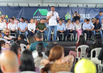 Amazonas Meu Lar: Wilson Lima entrega apartamentos do Residencial Ozias Monteiro II beneficiando 192 famílias