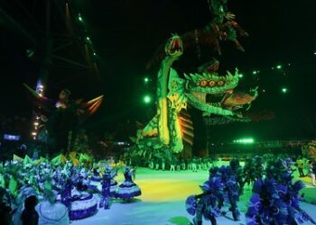 Festival de Parintins 2024: Boi Caprichoso abre primeira noite e empolga o público