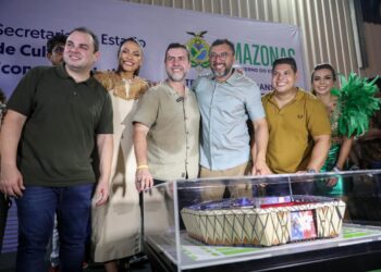 Na primeira noite do 57º Festival de Parintins, Wilson Lima apresenta proposta do novo Bumbódromo de Parintins