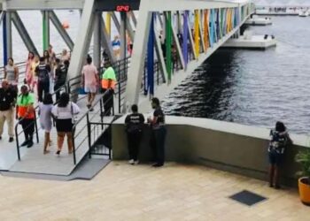 Rio Negro sai do nível considerado seca extrema após atingir marca de pior estiagem da Amazonas