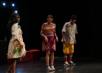 *Espetáculow História Mágica’ encanta o público no Teatro Amazonas com alunos do Liceu de Artes e Ofícios Claudio Santoro