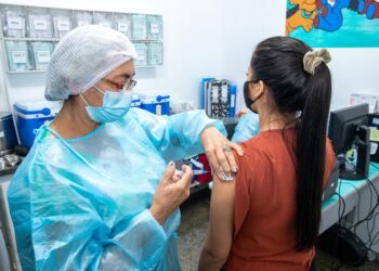 Prefeitura de Manaus estende vacinação de jovens de 15 a 19 anos contra HPV