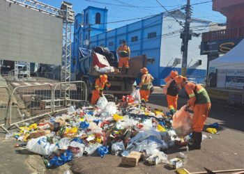 Prefeitura de Manaus mobiliza cerca de 900 garis e recolhe 136 toneladas de lixo no pós-Réveillon