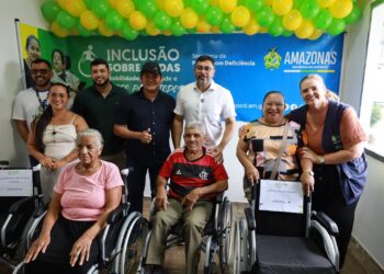 Necessitamos dessa ajuda”, diz moradora de Maraã beneficiada com kit bebê entregue pelo Governo do Amazonas
